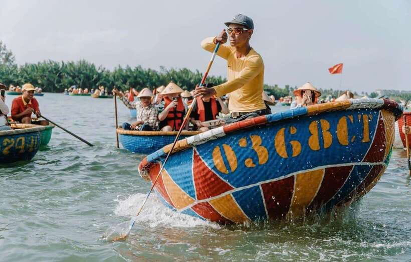 Coconut Boat Hoi An - Entering Bảy Mẫu by bamboo basket boat