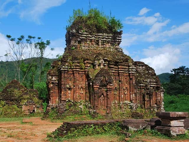 Da Nang: Half-day Journey To My Son Sanctuary - Walking through the sanctuary