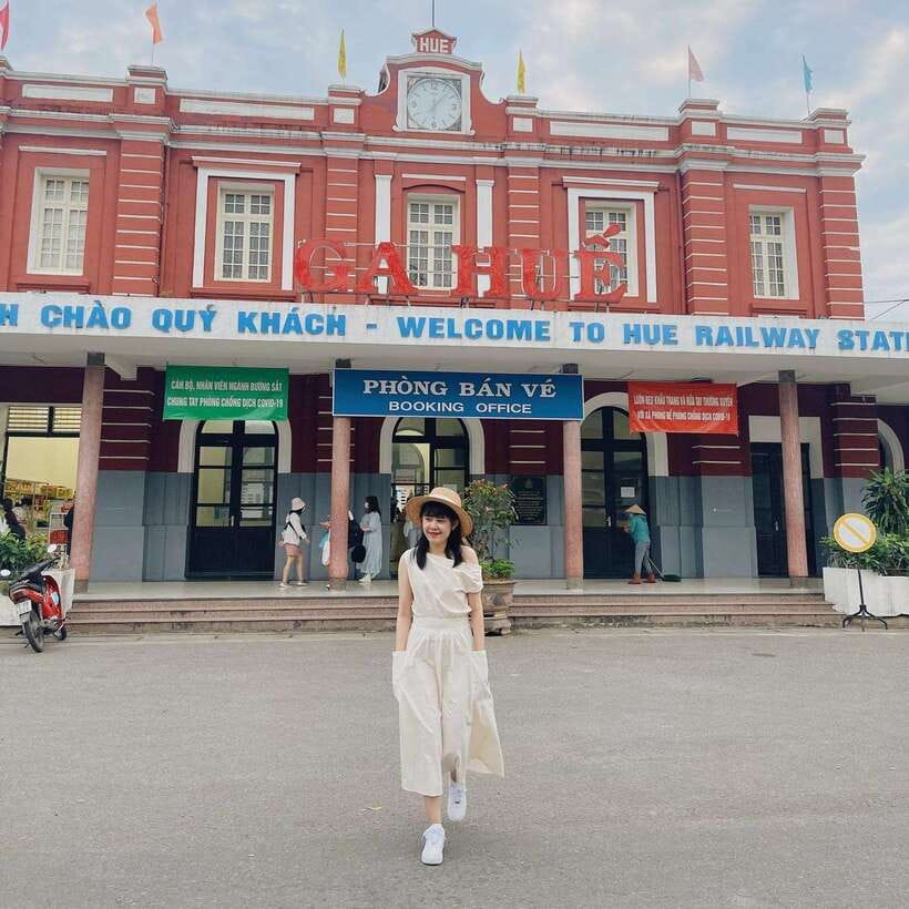 Da Nang: Hue Imperial Day Trip, Hai Van Pass Train, & Lunch - Lunch with Vietnamese specialties
