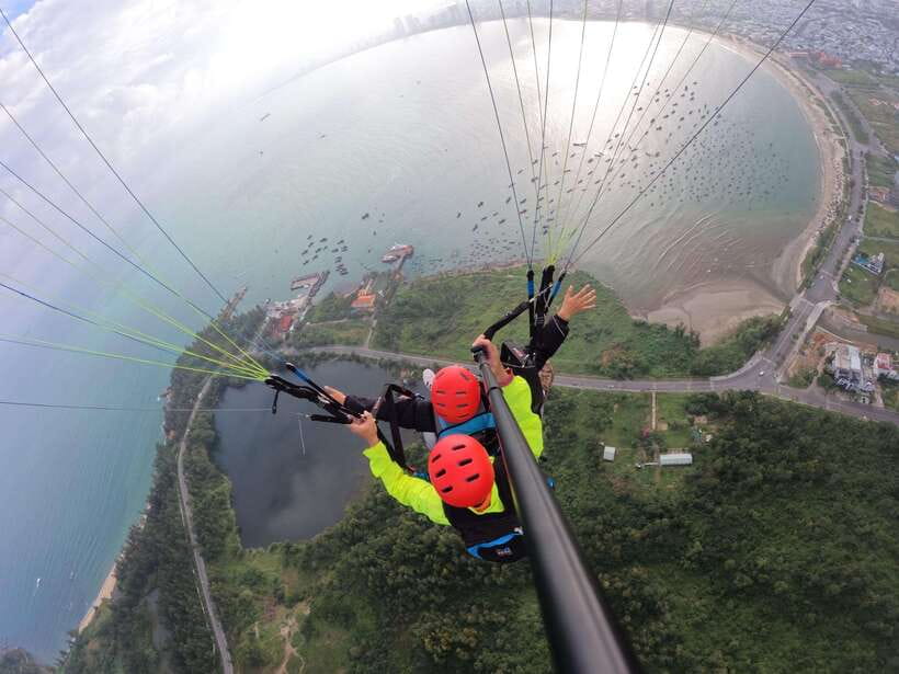 Da Nang Private paragliding experience on Monkey Mountain - Flying over Son Tra instead of simply looking at it