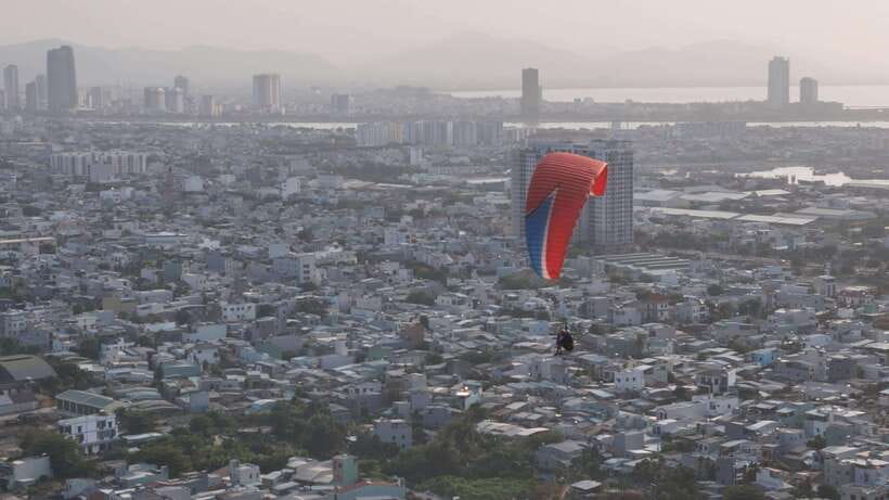 Da Nang Private paragliding experience on Monkey Mountain - Safety, weather, and the limits of the experience