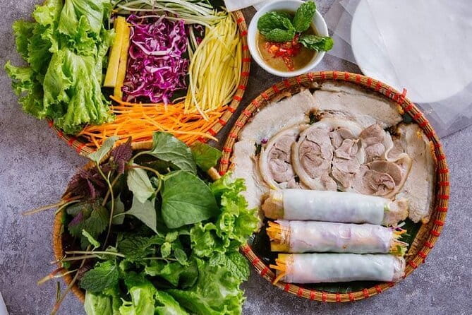 Da Nang Street Food Private Tour With Local Students - Starting With Hotel Pickup and Da Nang Food Stops