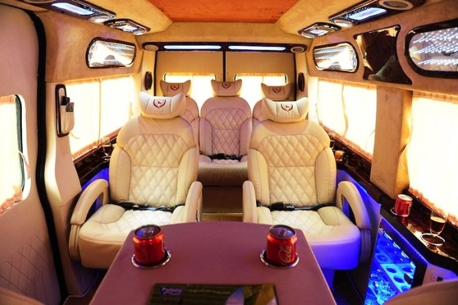 Da Nang To Hoi An Transfer By Limousine Dcar Luxury - Arriving in Hoi An city center