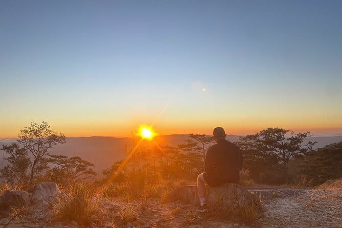 Dalat: Cloud Hunting & Sunrise Trekking to Hon Ho Mountain - Coffee, tea, and pho after the summit
