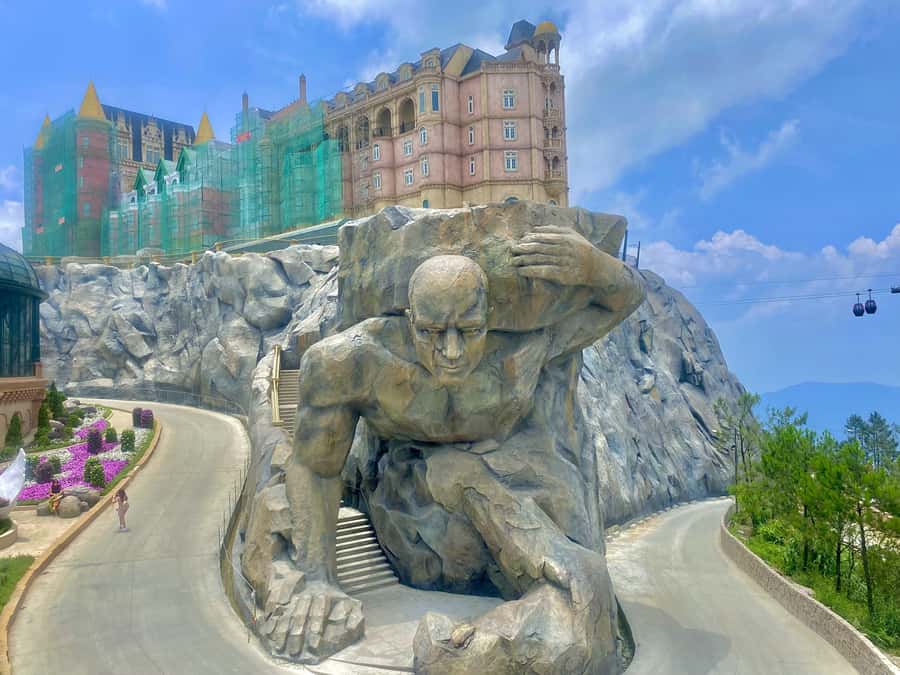 Danang: Golden Bridge by Private Car or Bus w hotel pickup - Riding Up to the Golden Bridge