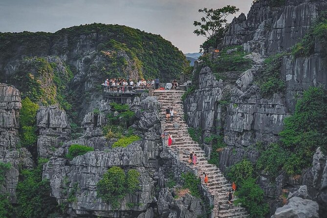 Day Trip from Hanoi to Ninh Binh Hoa Lu, Trang An, and Mua Cave - The road from Hanoi to Ninh Binh
