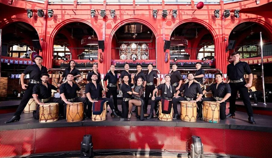 Dinner with Symphony Show And Firework Of Kiss Of The Sea - What the $26 price really covers