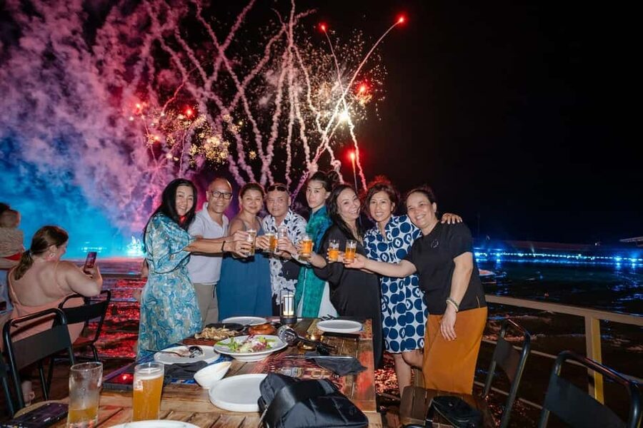 Dinner with Symphony Show And Firework Of Kiss Of The Sea - Private tables, group size, and comfort