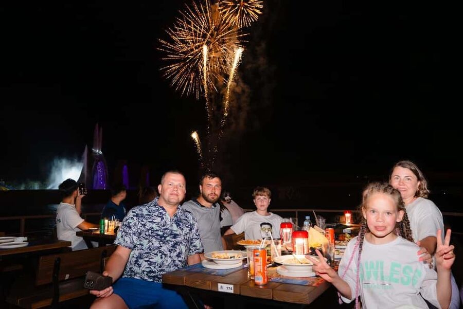 Dinner with Symphony Show And Firework Of Kiss Of The Sea - Who should book this Phu Quoc evening?