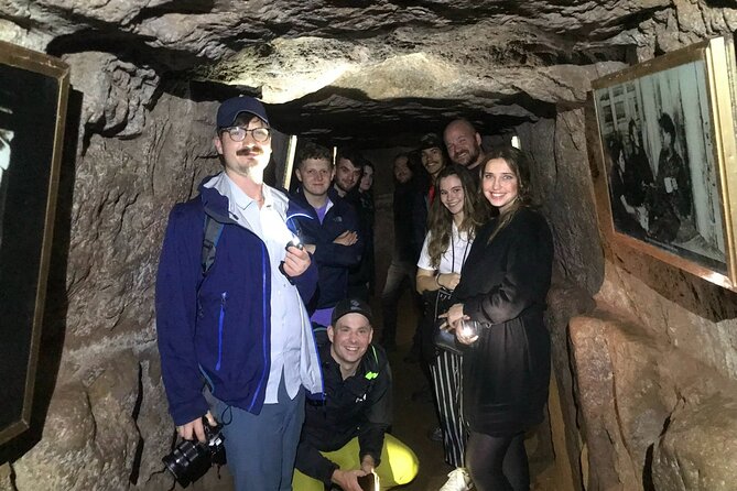 DMZ TOUR HUE - Deluxe group tour full day - Walking through the Vinh Moc Tunnels