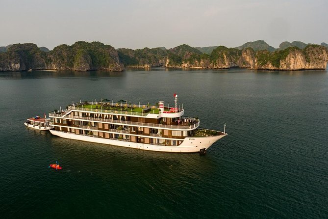 Doris Cruise 5 star cruise 3 days visiting Halong - Lan Ha Bay - Day three: Dark and Bright Cave before returning