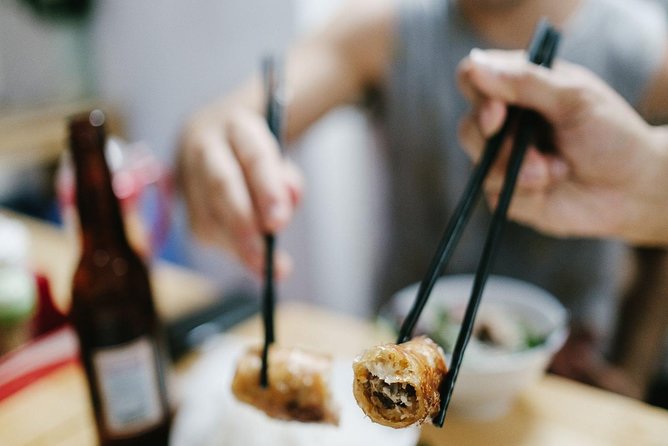 Eat Like a Local: Hanoi Street Food Adventure - Group size, walking, and timing