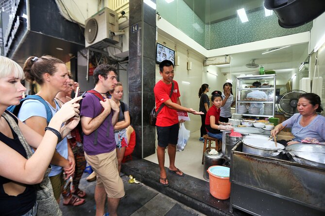 Eat Like a Local: Hanoi Street Food Adventure - Dong Xuan Market: Hanoi in edible form