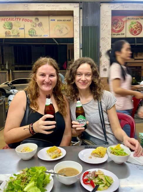 Eat like a local with a local - Walking Tour - Seven Hue specialties, and possibly more