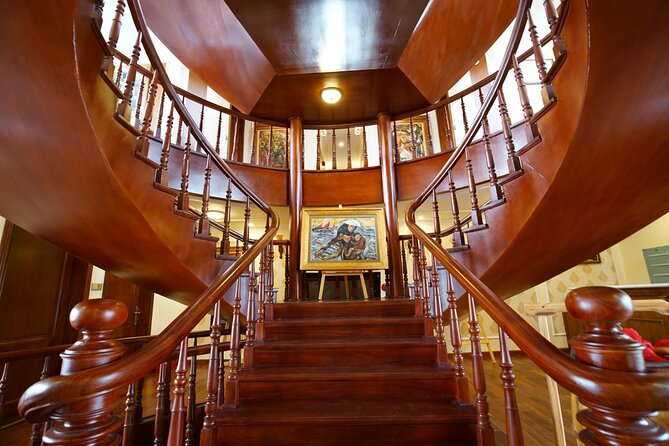 Emperor Cruise Halong: 3 Days 2 Nights Hideaway - Meals, service, and the small-ship advantage