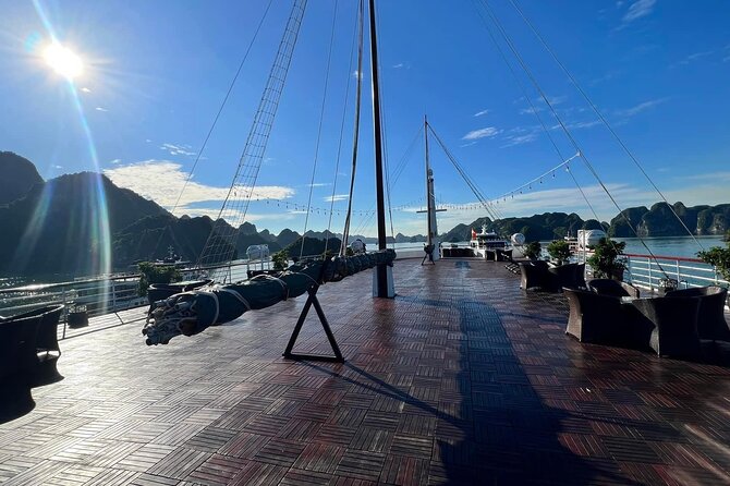 Erina Cruise Lan Ha Bay 2 days 1 night with roundtrip transfer - Tra Bau: kayaking, swimming, or the Jacuzzi
