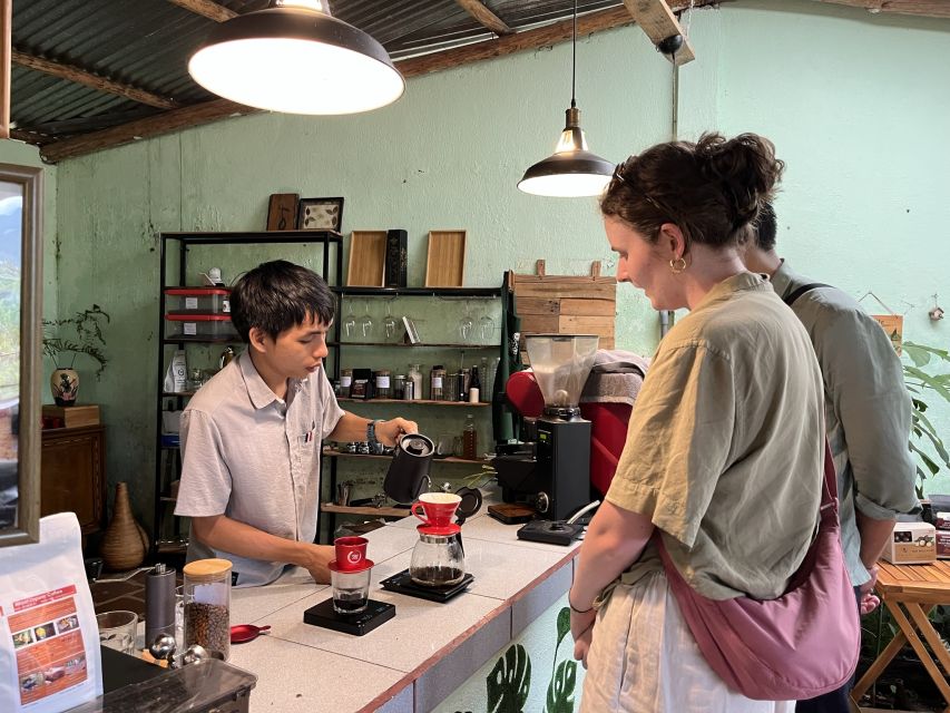 Experience specialty coffee with sustainable coffee farmers - Brewing through several methods