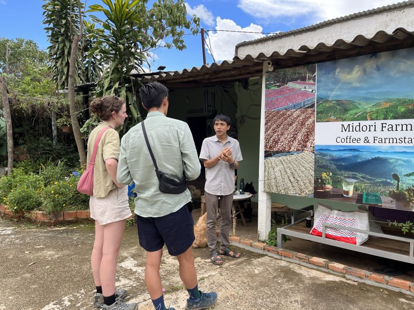 Experience specialty coffee with sustainable coffee farmers - Cafe session or farm visit?