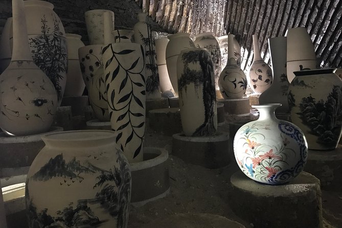 Explore Bat trang village & Ceramics factories with local guide - Buying ceramics at 62 Hang Hom