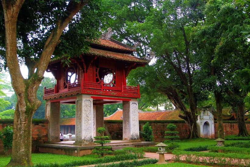 Explore Hanoi Old City By Cycling Tour With Small Groups - West Lake, Truc Bach Lake and Tran Quoc Pagoda
