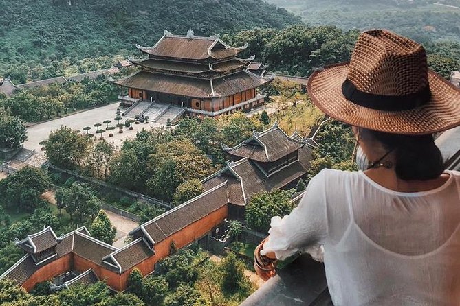 Exploring Bai Dinh Pagoda -Trang An -Mua Cave with Buffet Lunch 1 Day From Hanoi - Guides, group size, and the pace of the day