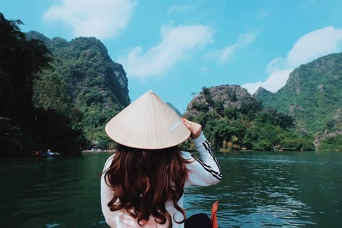 Exploring Bai Dinh Pagoda -Trang An -Mua Cave with Buffet Lunch 1 Day From Hanoi - Who should book this experience