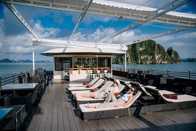 Exploring Halong Bay with 2-Day Cruise - Lunch with the first views of Ha Long Bay
