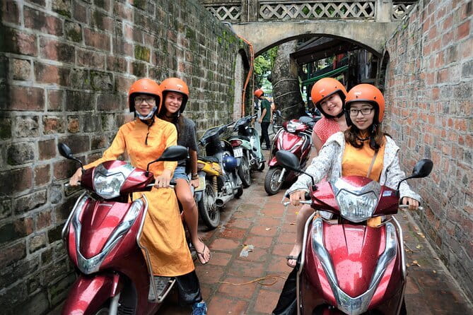 Flavors of Hanoi A Jeep Tour for Food Lovers - Pho variations and Hanoi street food