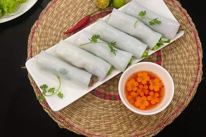 Flavors of Hanoi A Jeep Tour for Food Lovers - Lakes, city traffic, and the Ho Chi Minh Mausoleum
