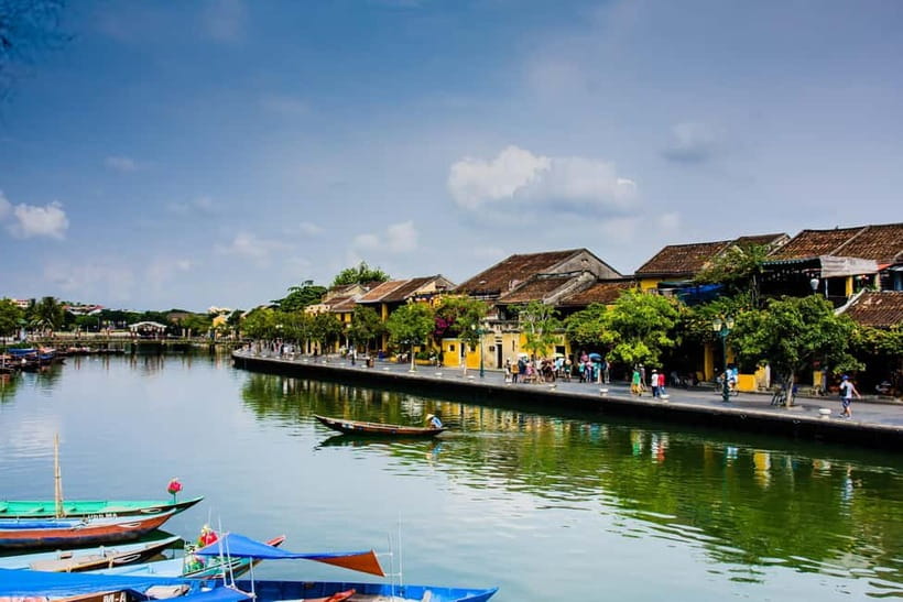 From Da Nang: Hoi An Old Town Tour, Night Market & Boat Ride - Folk art inside a 150-year-old merchant home