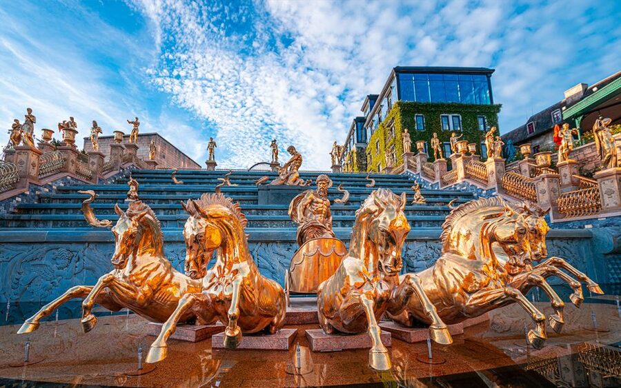 From Da Nang or Hoi An: Ba Na Hills Golden Bridge Tour - Flower Garden and Linh Ung Pagoda