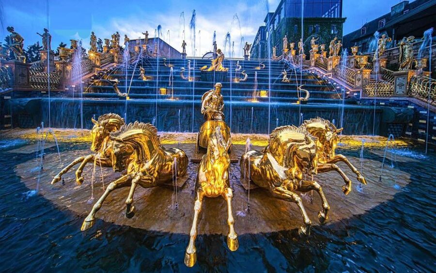 From Da Nang or Hoi An: Ba Na Hills Golden Bridge Tour - How the guides shape the day