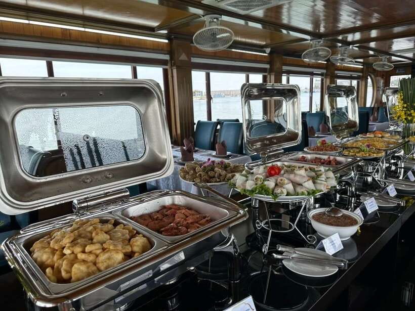 From Hanoi: 1 -Day Halong Bay Cruise With Big & Small Groups - Boarding at noon and settling into the boat
