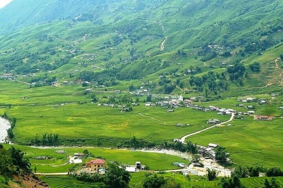 From Hanoi: 2-Day 2-Night Sapa Tour by Overnight Train - Sin Chai and the first village walk