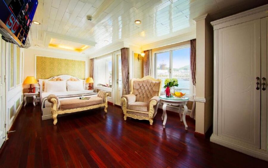 From Hanoi: 2-Day Bai Tu Long Bay Luxury Cruise with Jacuzzi - How the service affects the experience