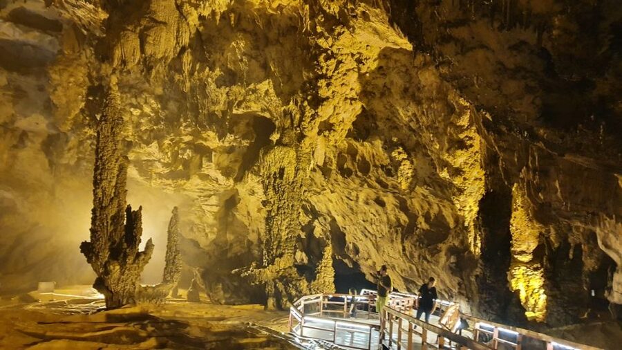 From Hanoi: 2-Day Ban Gioc Waterfall Tour - Mat Than Mountain and the return south