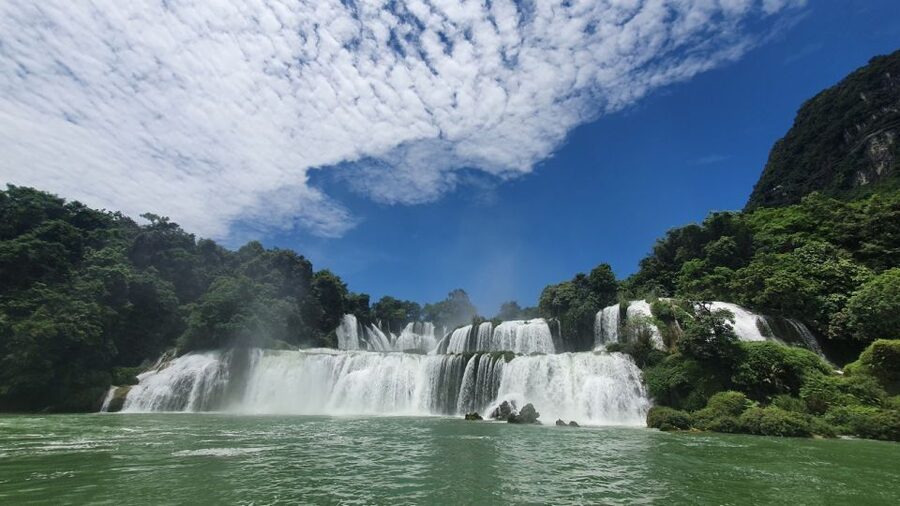 From Hanoi: 2-Day Ban Gioc Waterfall Tour - Guides, driving, and the human side of the trip