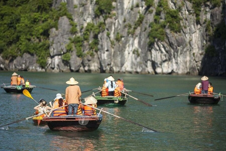 From Hanoi: 2-Day Ha Long Bay Tour with Ninh Binh and Cruise - The sunset party and the long ride back