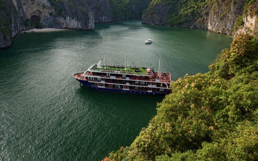 From Hanoi: 2-Day Halong and Lan Ha Bay La Pandora Cruise - Guides and the small-group advantage