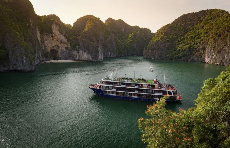 From Hanoi: 2-Day Halong and Lan Ha Bay La Pandora Cruise - Cruising into Lan Ha Bay