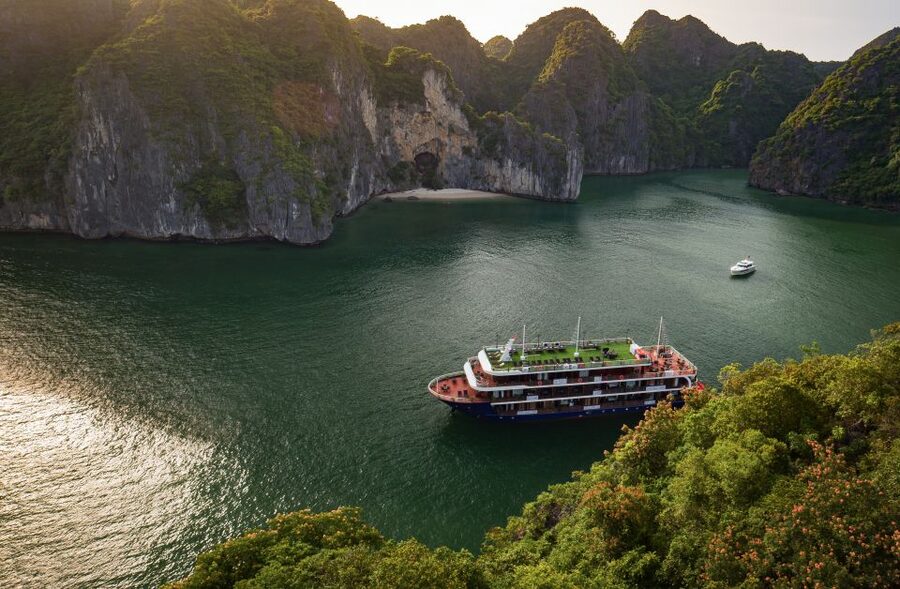 From Hanoi: 2-Day Halong and Lan Ha Bay La Pandora Cruise - Food, cabins, and overall comfort