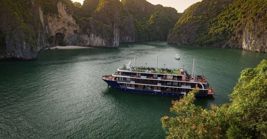 From Hanoi: 2-Day Halong and Lan Ha Bay La Pandora Cruise - Boarding La Pandora at lunchtime