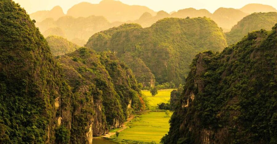 From Hanoi: 2-Day Ninh Binh Tour with Accommodation & Meals - The climb above Tam Coc at Mua Cave
