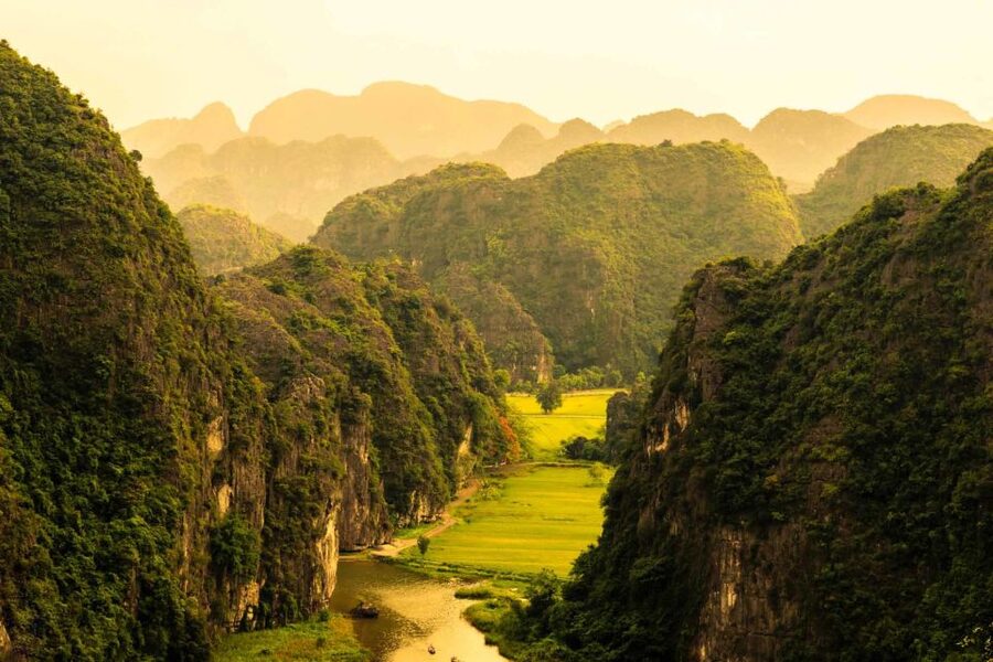 From Hanoi: 2-Day Ninh Binh Tour with Accommodation & Meals - Inside a three-generation Vietnamese home