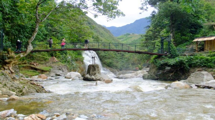 From Hanoi: 2-Day Overnight Sapa Tour by Limousine - Who should book this Sapa tour?