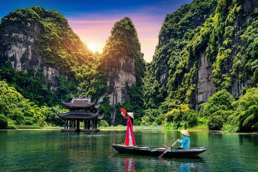 From Hanoi: 3-Day Luxury Tour Ninh Binh & Ha Long Bay Cruise - Two very different sides of northern Vietnam