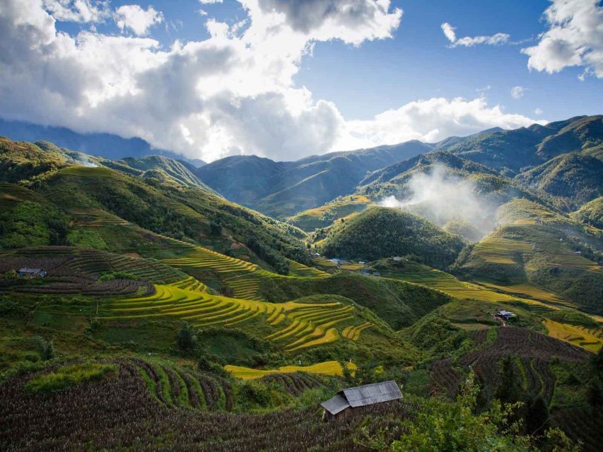 From Hanoi: 3-Day Sapa Trekking with Limousine Transfer - Day one: an easy 4-kilometer walk to Cat Cat