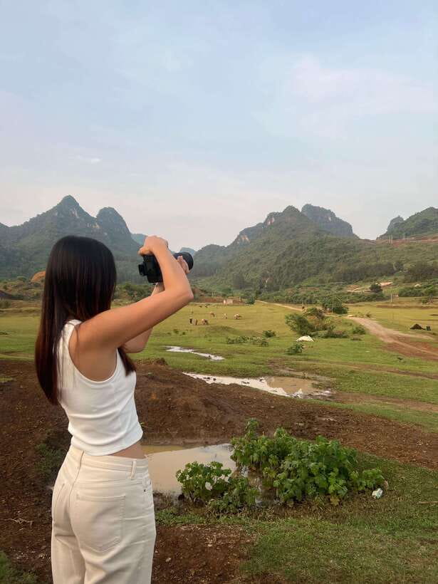From Hanoi: Ban Gioc Waterfall & Angel Mountain 2-Day Tour - Inside Nguom Ngao Cave before the crowds
