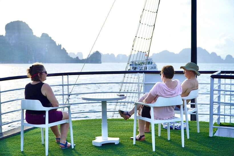 From Hanoi: Ha Long Bay Save-Cost Tours - Big & Small Groups - Guide quality and group size