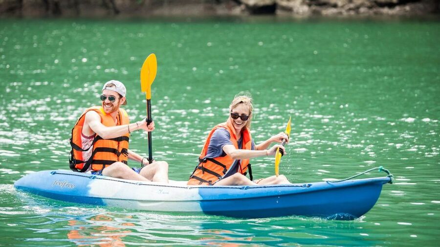 From Hanoi: Halong Bay 1 Day Trip Visit Cave, Island, Kayak - Kayaking or bamboo boating at Luon Grotto